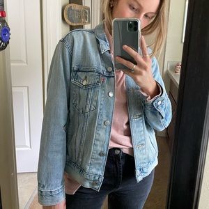 Authentic Levi’s Brand Jean Jacket. Size M